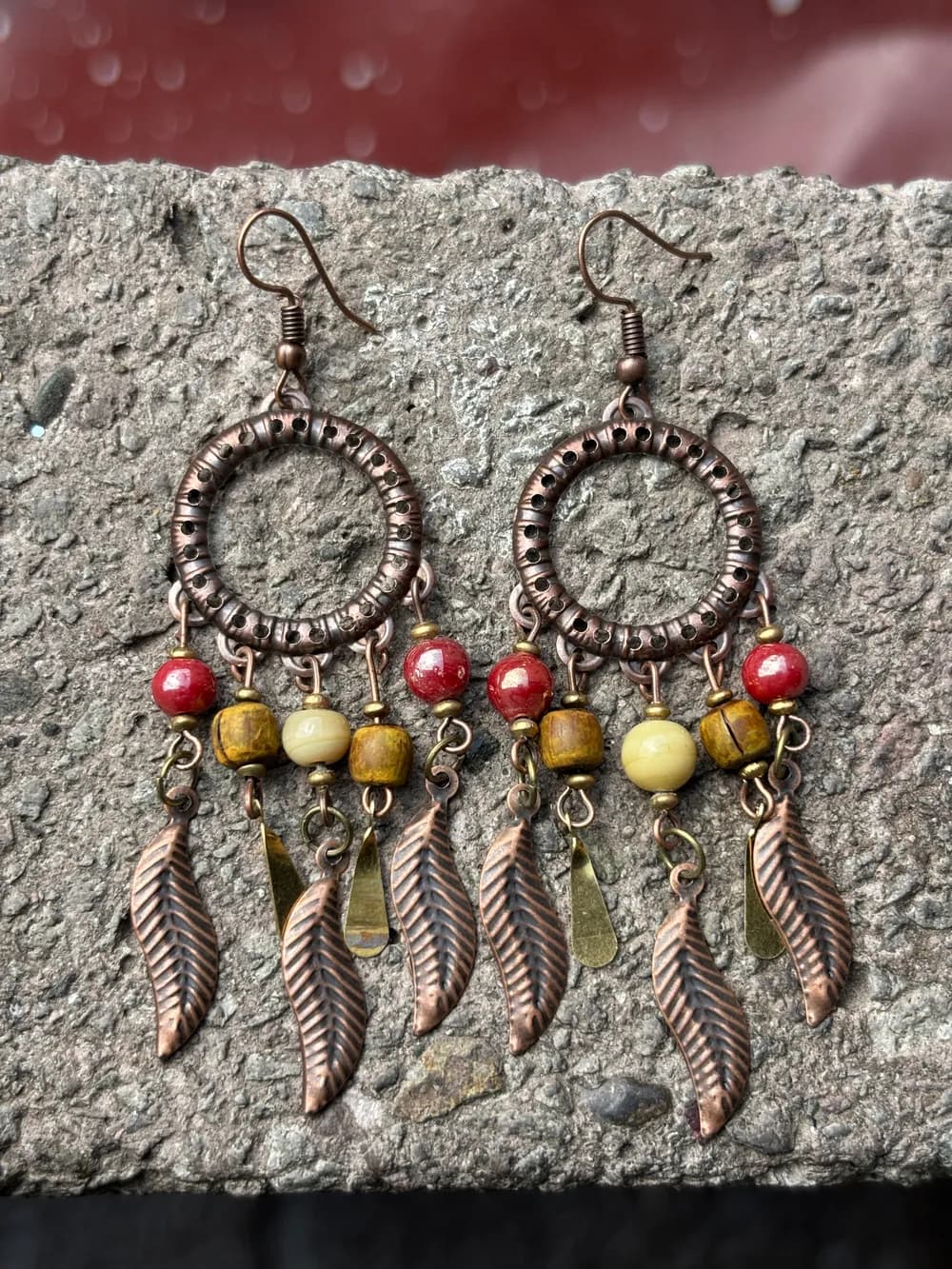 Etnik Metal Yapraklı Sallantı Küpe