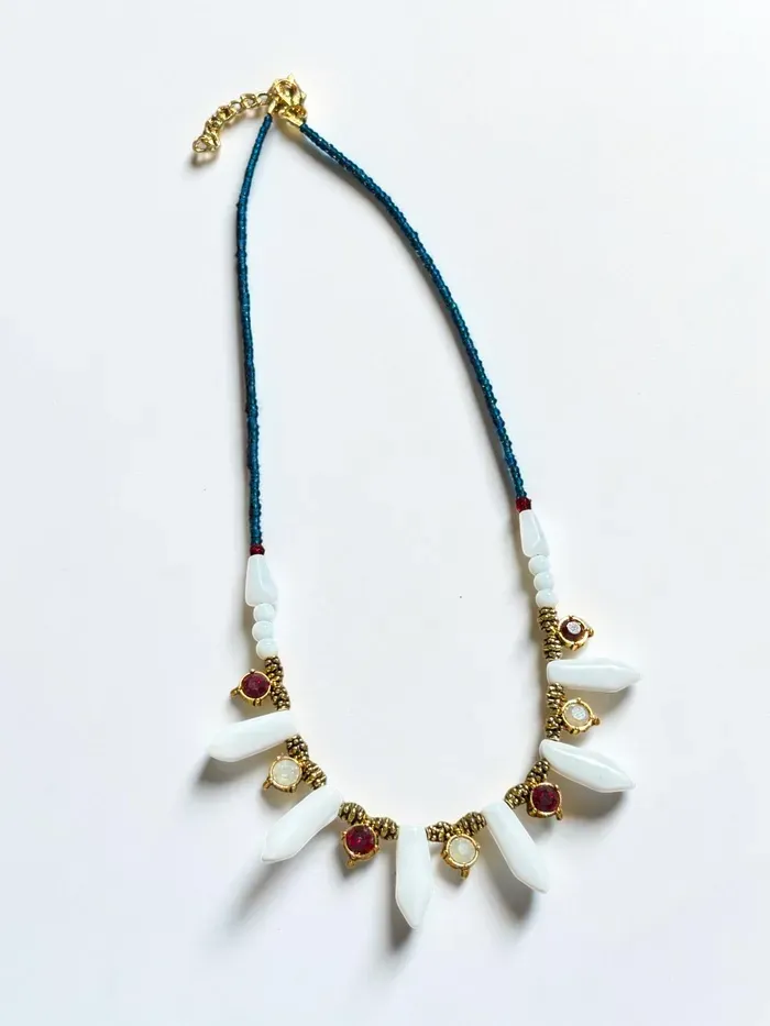 Etnik Charm Taş Kolye