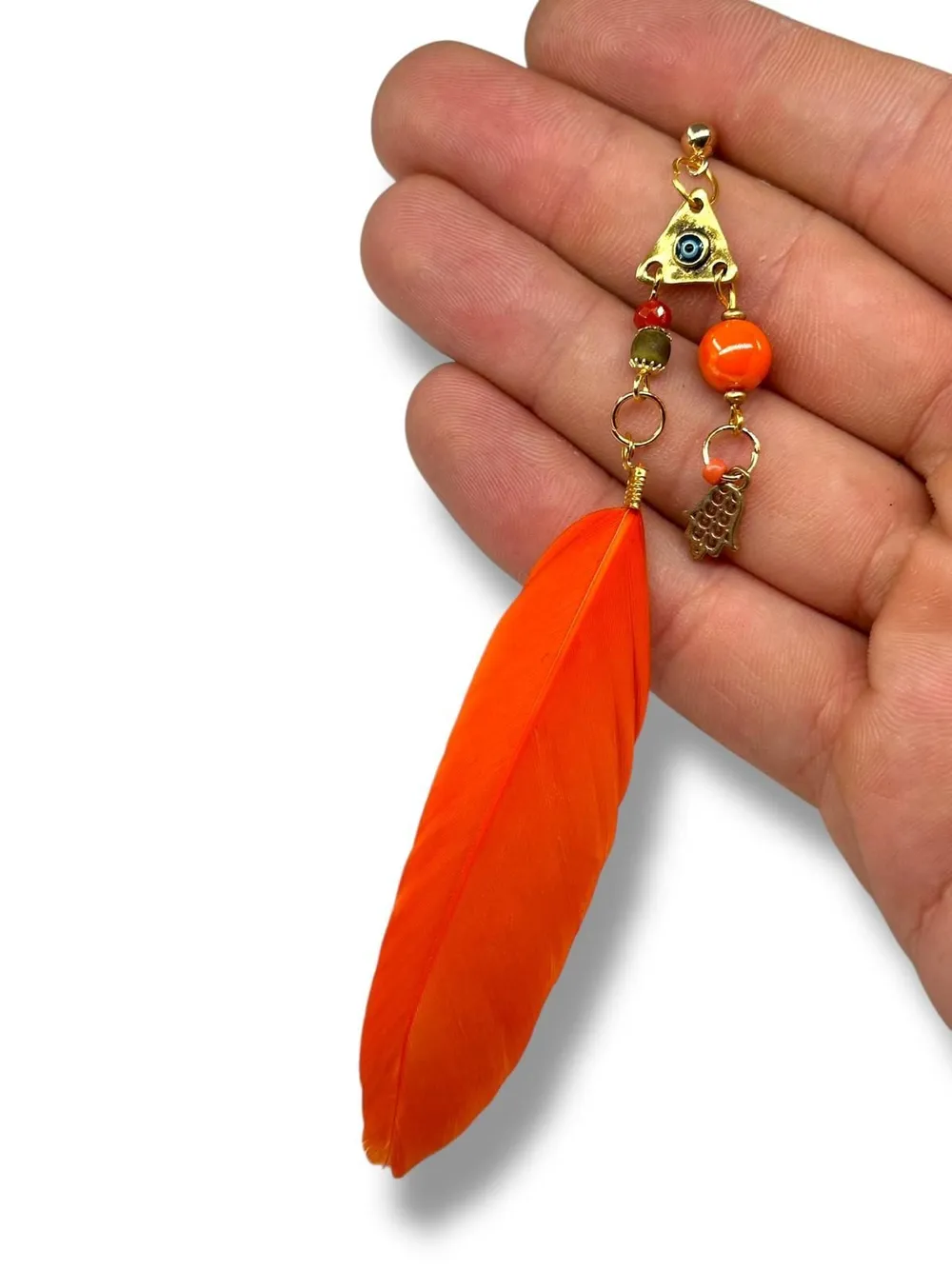 Etnik Kırmızı Tüy Sallantılı Küpe 1