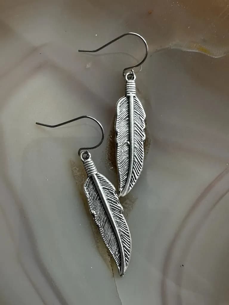 Etnik Metal Yapraklı Sallantılı Küpe 1