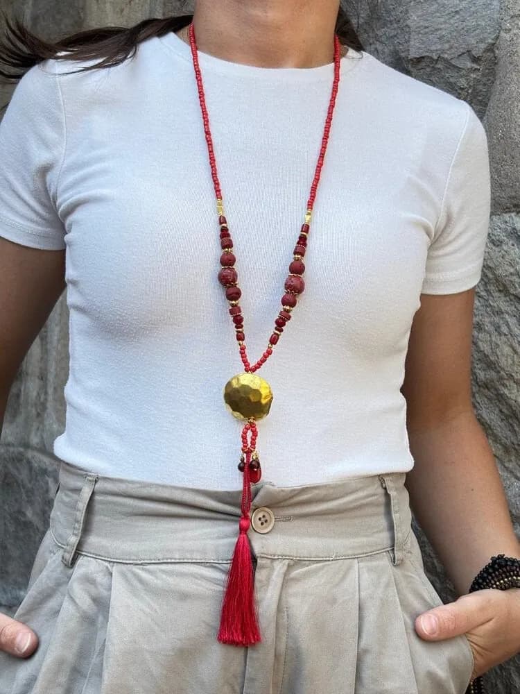 Etnik Kırmızı Boncuk Altın Sarkıtlı Kolye 1