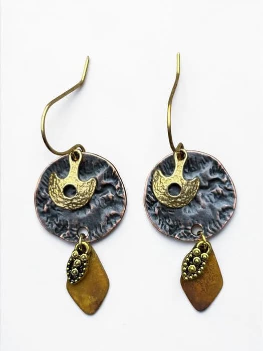 Vintage Ayı Gravürlü Metal Küpe 1