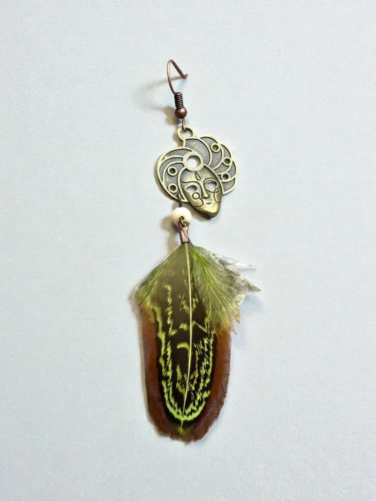 Etnik Tavus Tüyü Metal Charm Küpe 1