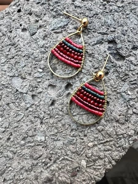 Etnik Kırmızı Siyah İpli Halka Küpe 1