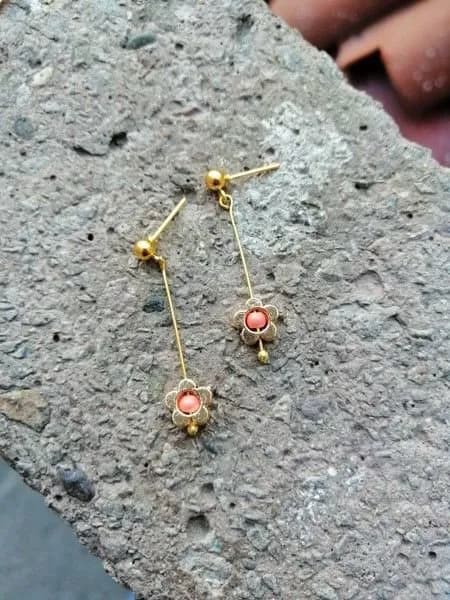 Pembe Çiçek Sallantılı Küpe 1