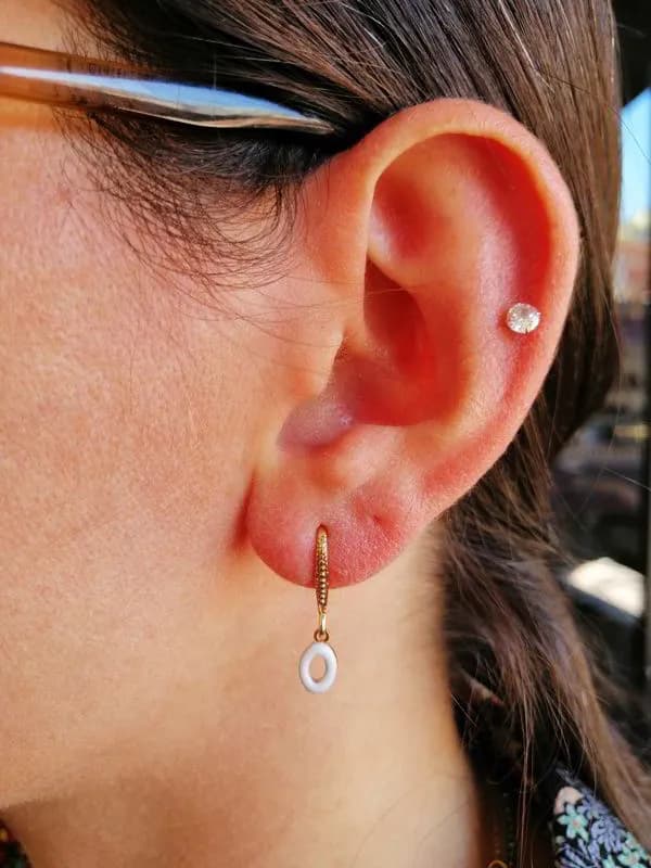 Minimal Kristal Oval Sallantılı Küpe 1