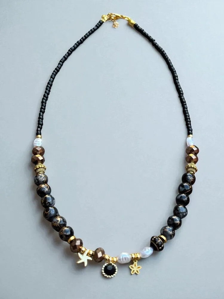 Klasik Siyah Boncuk Metal Charm Kolye 1