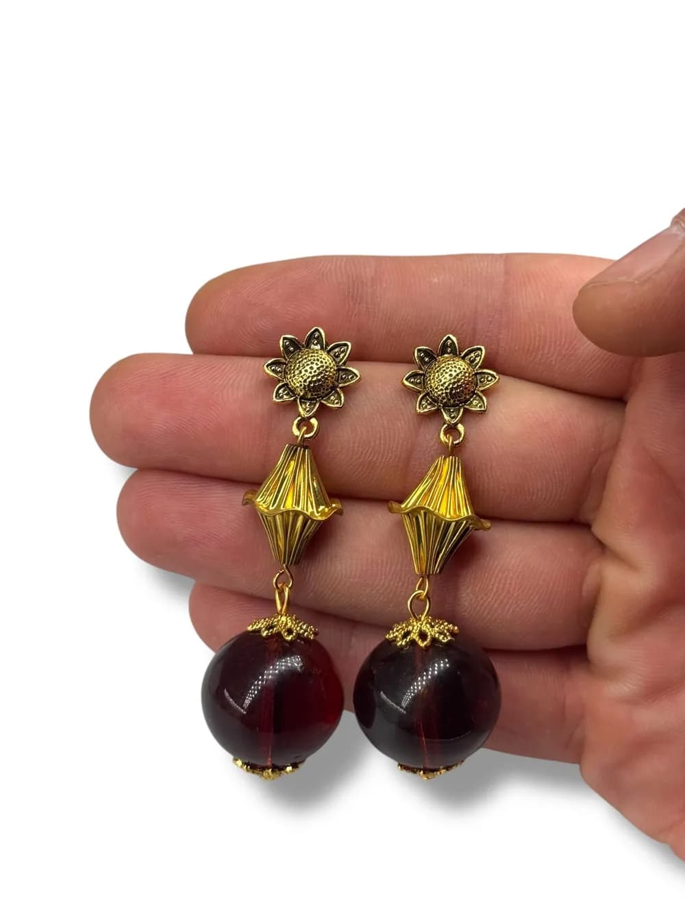Vintage Bordo Cam Sallantılı Küpe 1