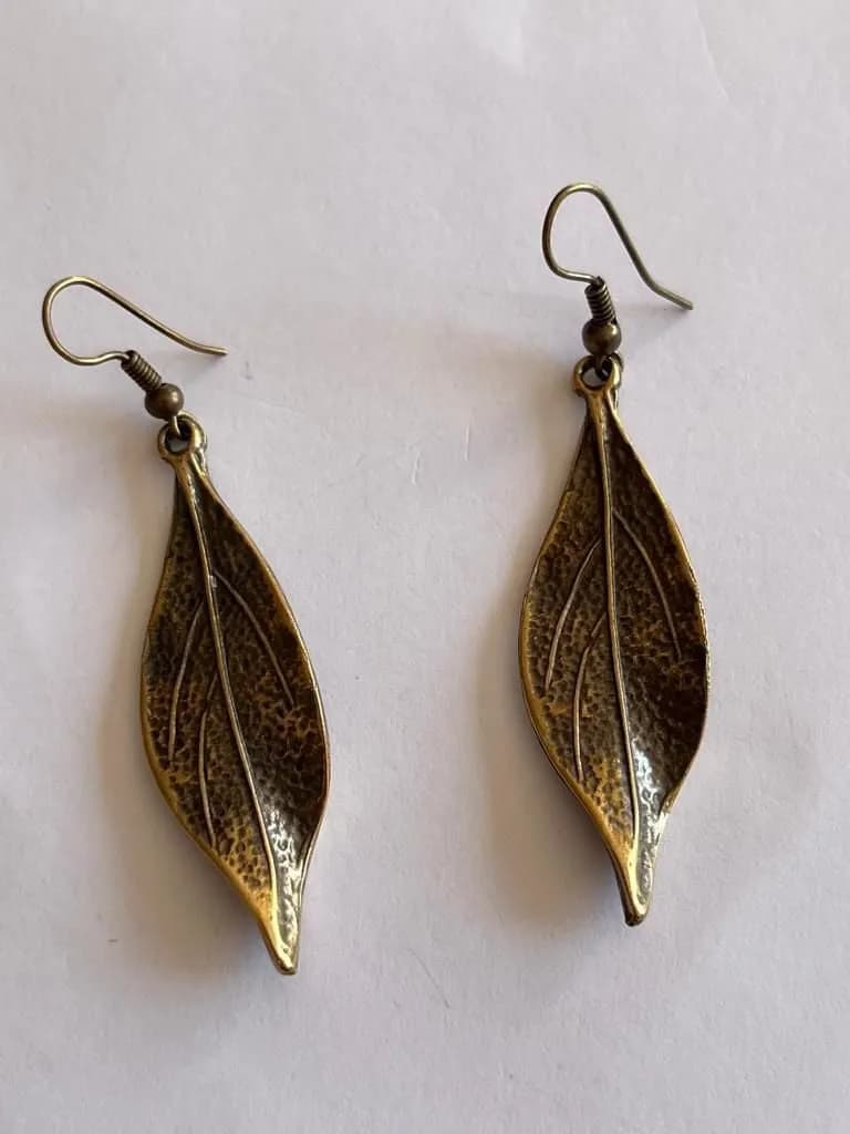 Vintage Metal Yaprak Sallantılı Küpe 1