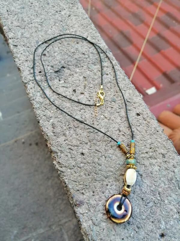 Etnik Kemik Cam Sarkıtlı Kolye 1