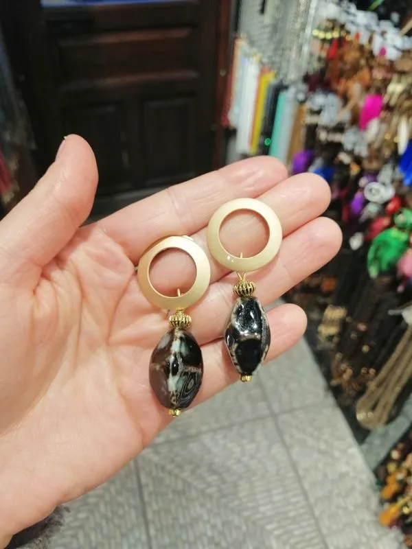 Klasik Siyah Taş Altın Küpe 1