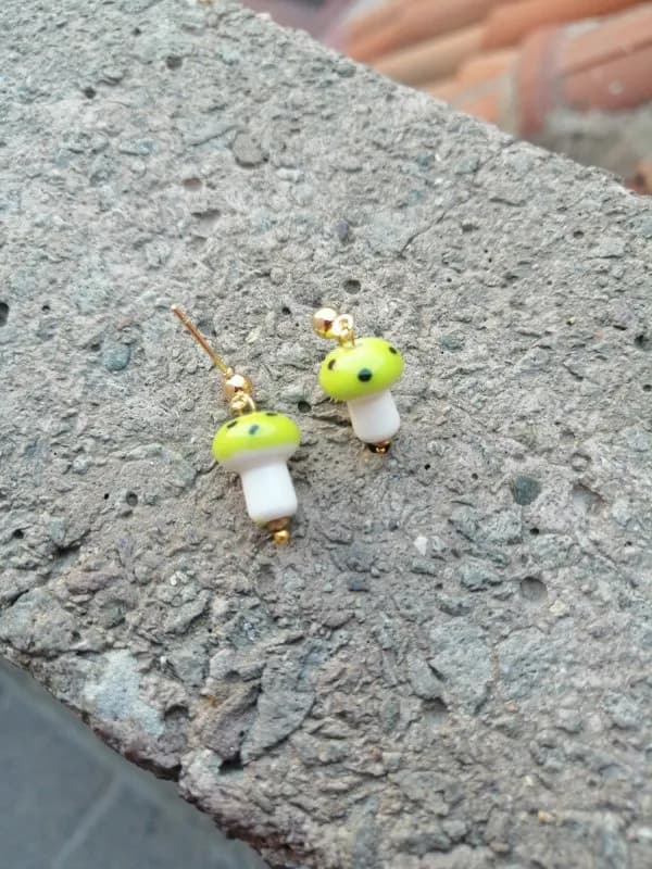 Neon Sarı Cam Bohem Küpe 1